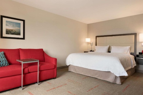 Hampton Inn By Hilton & Suites Kenosha image 11