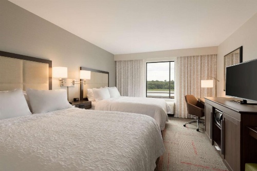 Hampton Inn By Hilton & Suites Kenosha image 12