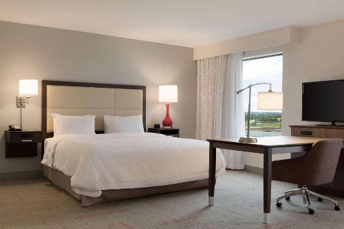 Hampton Inn By Hilton & Suites Kenosha image 16
