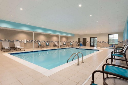 Hampton Inn By Hilton & Suites Kenosha image 24