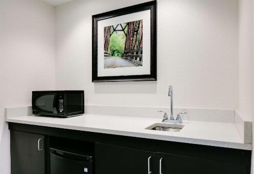 Hampton Inn By Hilton & Suites Kenosha image 6